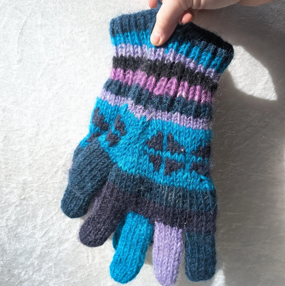 Himalayan Wool Handmade Lost Horizons Blue Purple Gloves